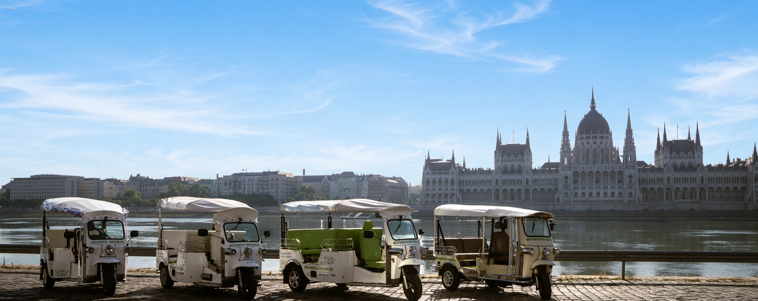 120 perces budapesti tuk tuk városnézés